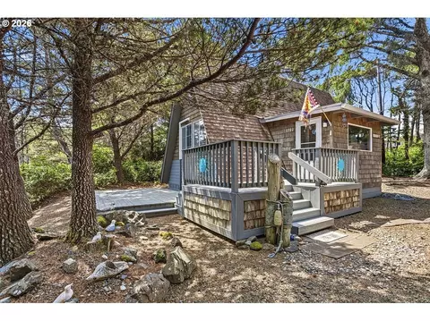 5980 El Mar Ave, Lincoln City, OR 97367
