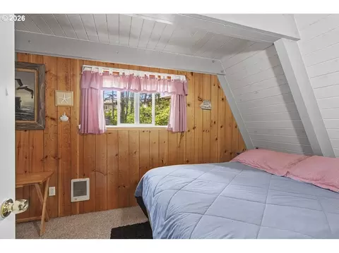 Bedroom - 5980 El Mar Ave, Lincoln City, OR 97367 photo 1 of 5