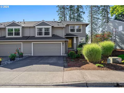 8654 NE Rockspring St, Hillsboro, OR 97006