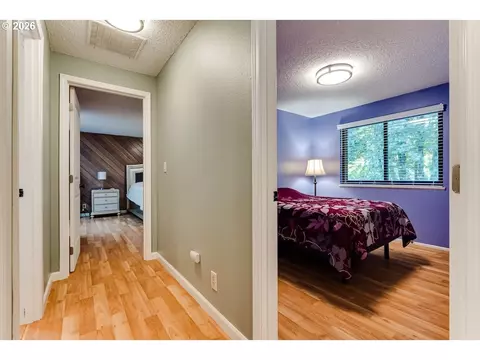 Entry Way - 1829 Russet Dr, Eugene, OR 97401 photo 1 of 2