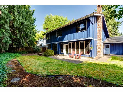 Exterior - 1829 Russet Dr, Eugene, OR 97401 photo 1 of 9