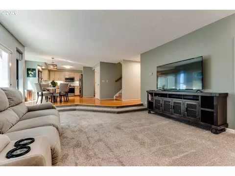 Living - 1829 Russet Dr, Eugene, OR 97401 photo 3 of 4