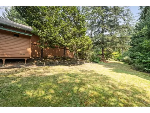 Exterior - 2310 Douglas Dr, Eugene, OR 97405 photo 10 of 12