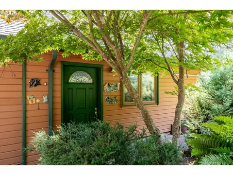 Exterior - 2310 Douglas Dr, Eugene, OR 97405 photo 11 of 12