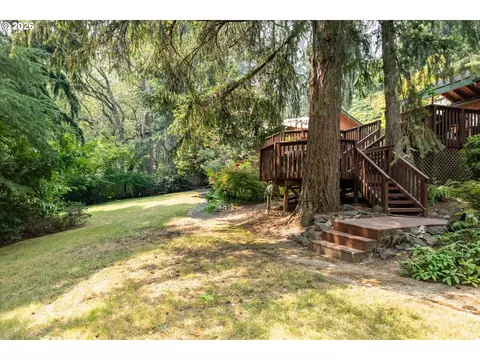 Exterior - 2310 Douglas Dr, Eugene, OR 97405 photo 9 of 12