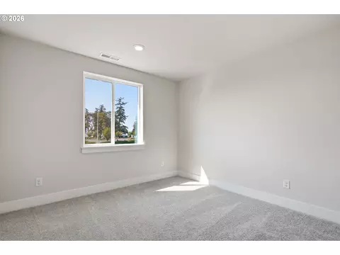 Bedroom - 1324 E Canto, Newberg, OR 97132 photo 4 of 6