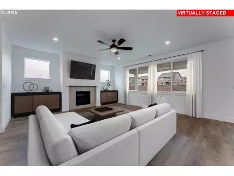 1324 E Canto, Newberg, OR 97132 photo 2