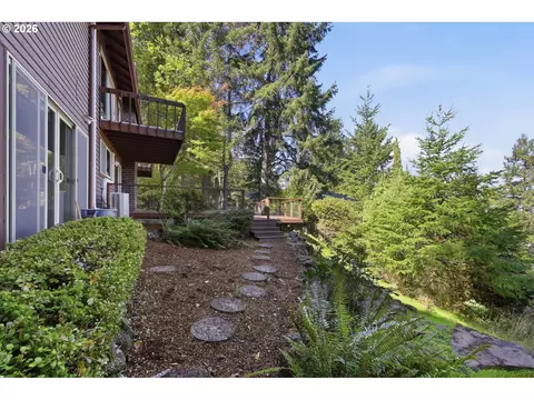 Exterior - 2811 Timberline Dr, Eugene, OR 97405 photo 10 of 10