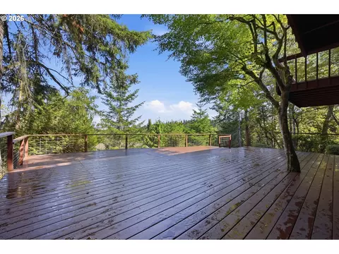 Exterior - 2811 Timberline Dr, Eugene, OR 97405 photo 7 of 10
