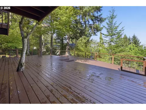 Exterior - 2811 Timberline Dr, Eugene, OR 97405 photo 6 of 10