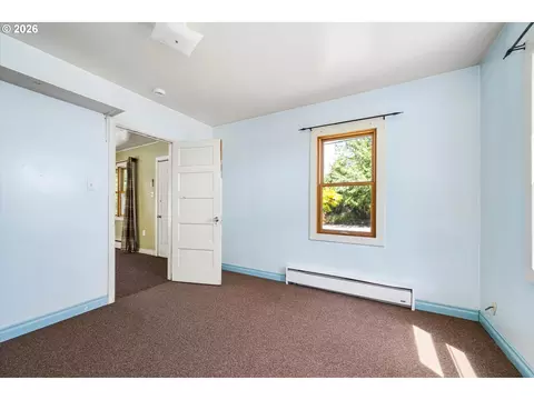 Bedroom - 2570 Emerald St, Eugene, OR 97403 photo 1 of 6