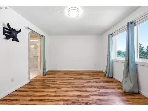404 SW Overlook Ct, Gresham, OR 97080 photo 11