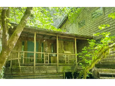 66487 Chemeketa Rd, Coos Bay, OR 97420