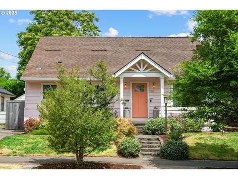 1825 SE Clatsop St, Portland, OR 97202