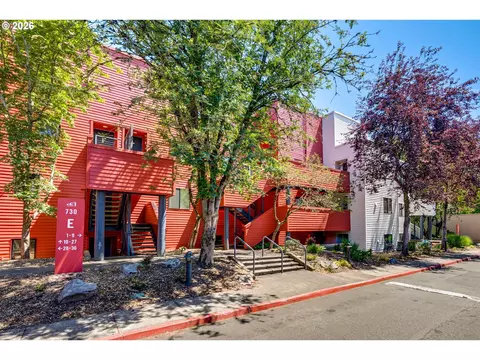 730 NW Naito Pkwy #E10, Portland, OR 97209