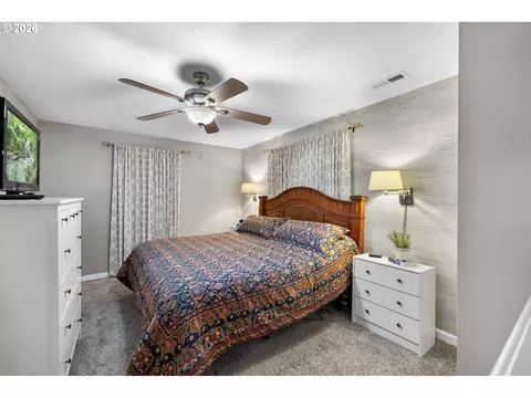 Bedroom - 2902 NE 252nd Ave, Camas, WA 98607 photo 1 of 2