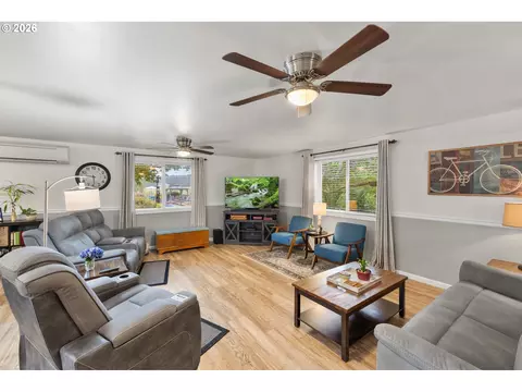 Living - 2902 NE 252nd Ave, Camas, WA 98607 photo 3 of 4