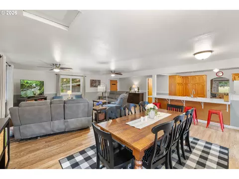 Dining - 2902 NE 252nd Ave, Camas, WA 98607 photo 1 of 1