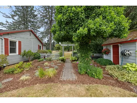Exterior - 2902 NE 252nd Ave, Camas, WA 98607 photo 4 of 16