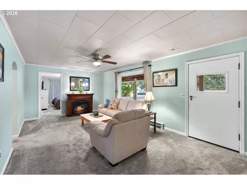 Living - 2902 NE 252nd Ave, Camas, WA 98607 photo 1 of 4