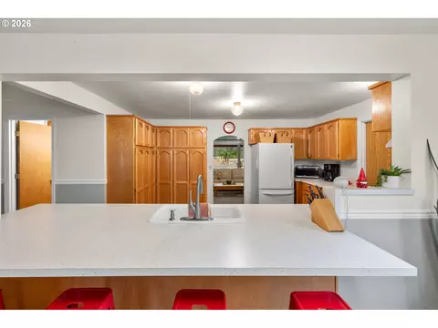Kitchen - 2902 NE 252nd Ave, Camas, WA 98607 photo 1 of 3