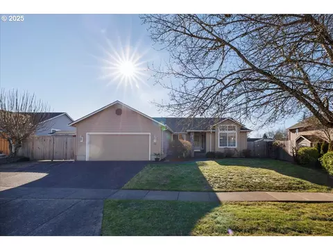 408 Edgewood Dr, Newberg, OR 97132