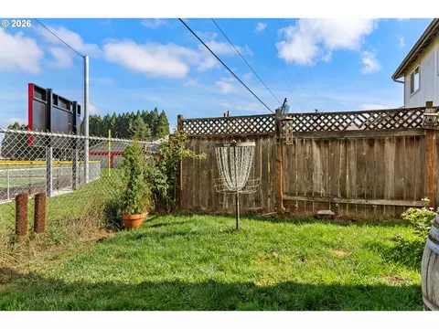 Exterior - 1880 Manihi Dr, Eugene, OR 97404 photo 11 of 12