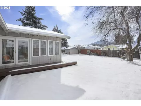 605 Sherman Dr, The Dalles, OR 97058