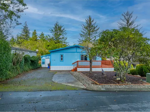 114 Marino Dr, Coos Bay, OR 97420