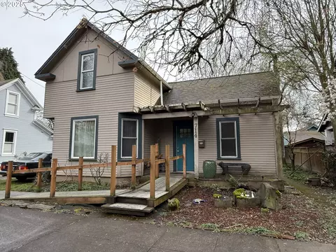 714 SE Miller St, Portland, OR 97202