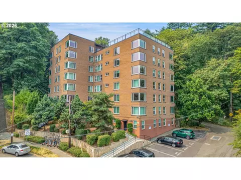 1205 SW Cardinell Dr #706, Portland, OR 97201