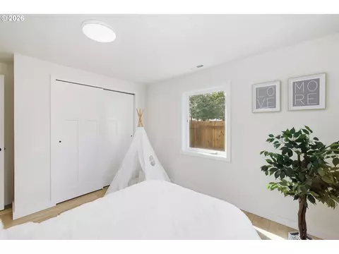 Bedroom - 4641 Royal Ave, Eugene, OR 97402 photo 3 of 3