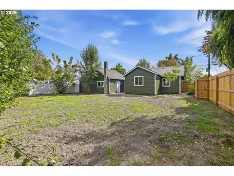 Exterior - 4641 Royal Ave, Eugene, OR 97402 photo 6 of 6