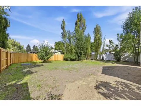 Exterior - 4641 Royal Ave, Eugene, OR 97402 photo 3 of 6