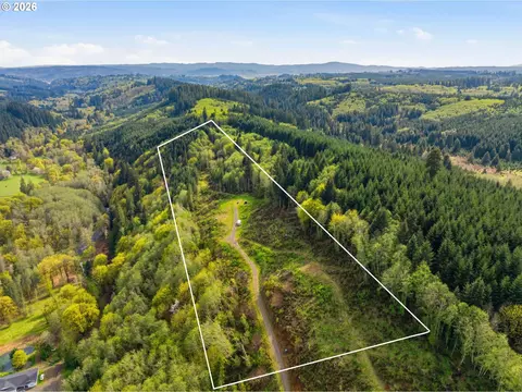 505 Apple Creek Rd, Longview, WA 98632