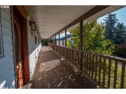 Exterior - 86104 Sells View Dr, Eugene, OR 97402 photo 2 of 6
