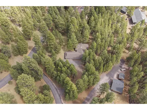View/Area - 14485 Mountain View Loop, Sisters, OR 97759 photo 3 of 8