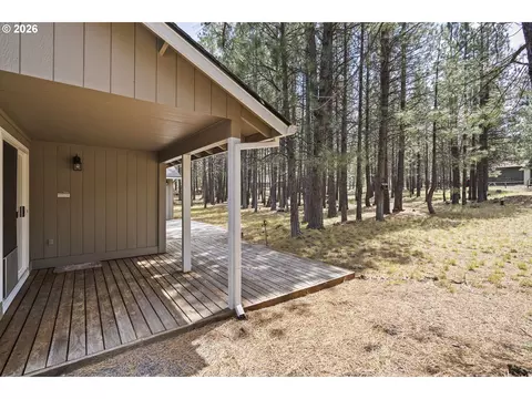 Exterior - 14485 Mountain View Loop, Sisters, OR 97759 photo 4 of 7