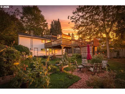 711 Jackson St, Oregon City, OR 97045