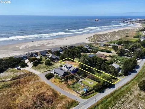 4002 Beach Loop Rd, Bandon, OR 97411