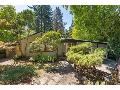 944 SW Dolph St, Portland, OR 97219