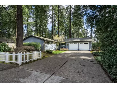 16808 SW Inverurie Rd, Lake Oswego, OR 97035