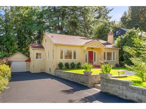 8922 SW Capitol Hwy, Portland, OR 97219