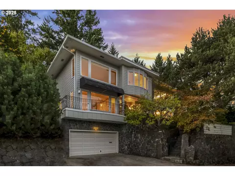 2983 SW Canterbury Ln, Portland, OR 97205