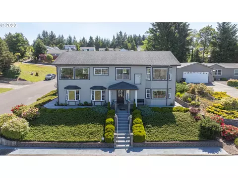 805 Lisa Pl, Coos Bay, OR 97420