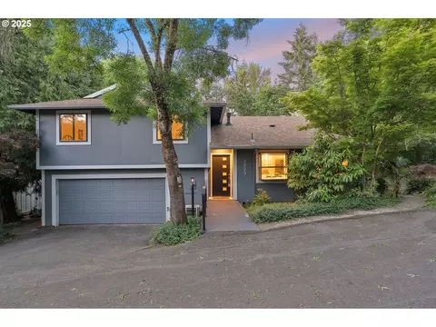 9809 SW Quail Post Rd, Portland, OR 97219