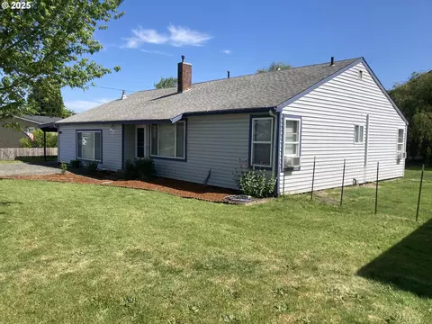 750 Lasalle St, Harrisburg, OR 97446