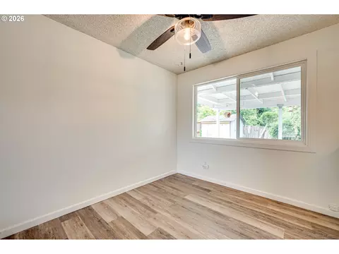 Bedroom - 2021 35th Ave, Longview, WA 98632 photo 1 of 5