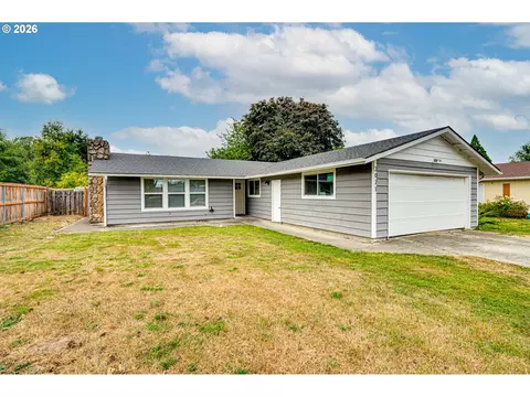 Exterior - 2021 35th Ave, Longview, WA 98632 photo 1 of 5