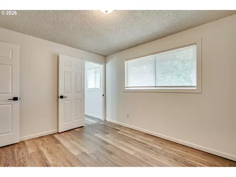 Bedroom - 2021 35th Ave, Longview, WA 98632 photo 3 of 5